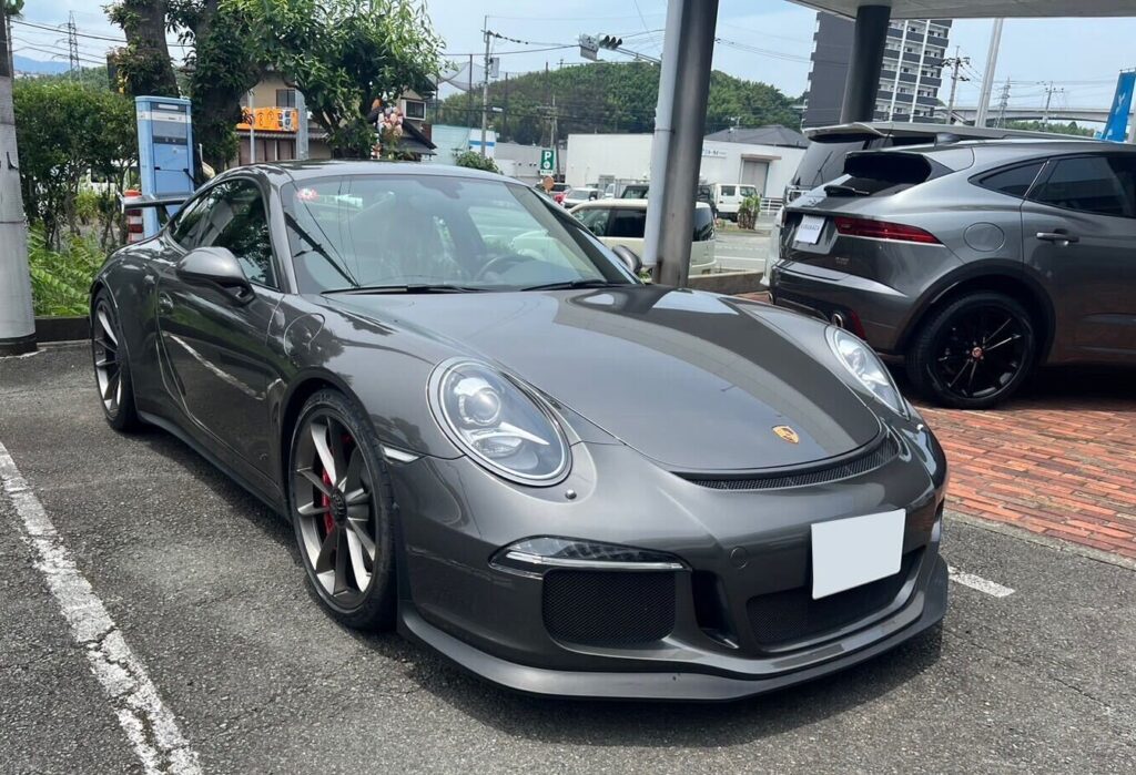 ポルシェ911 タイヤ交換