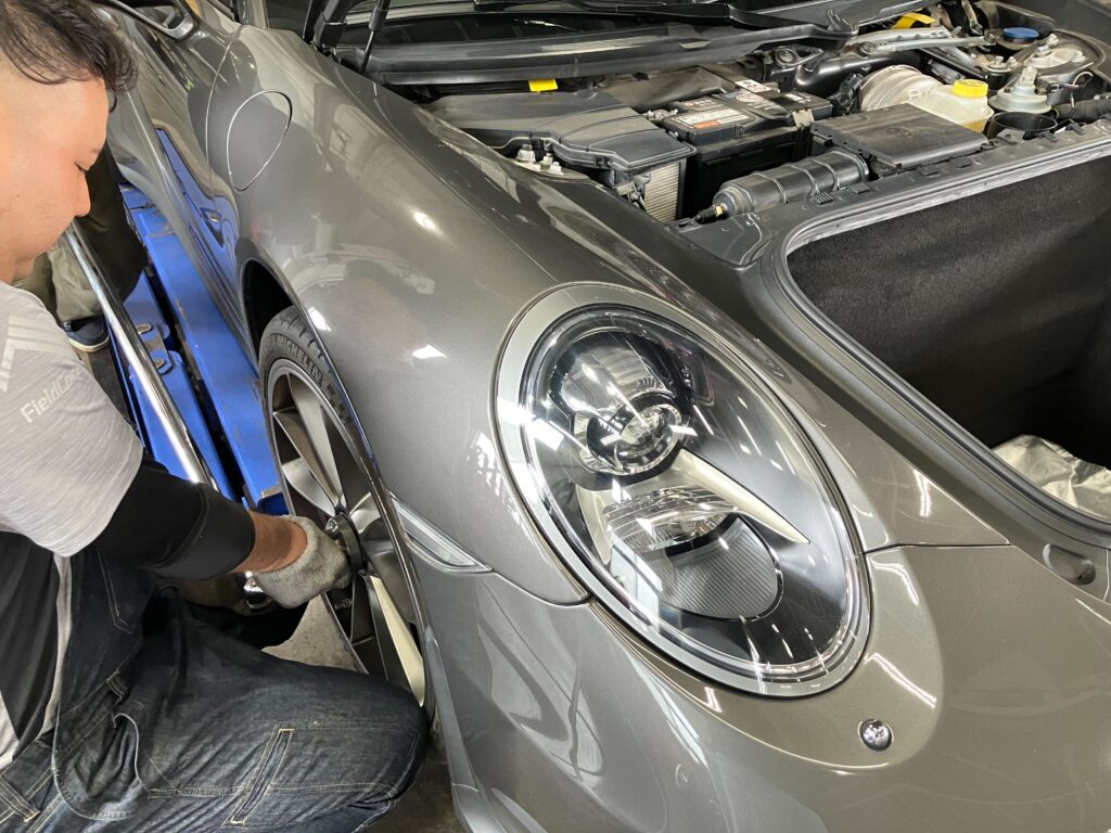 ポルシェ911 タイヤ交換