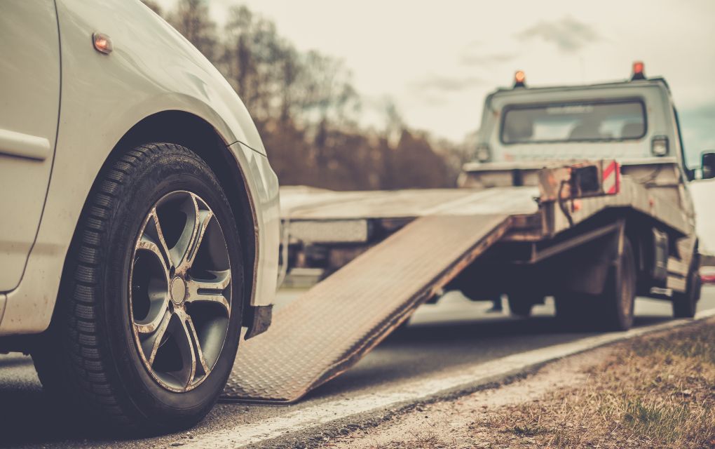 積載車に積まれる前の車イメージ