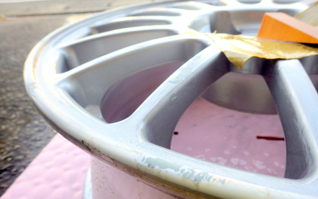 手順4でパテを塗り込んだ状態